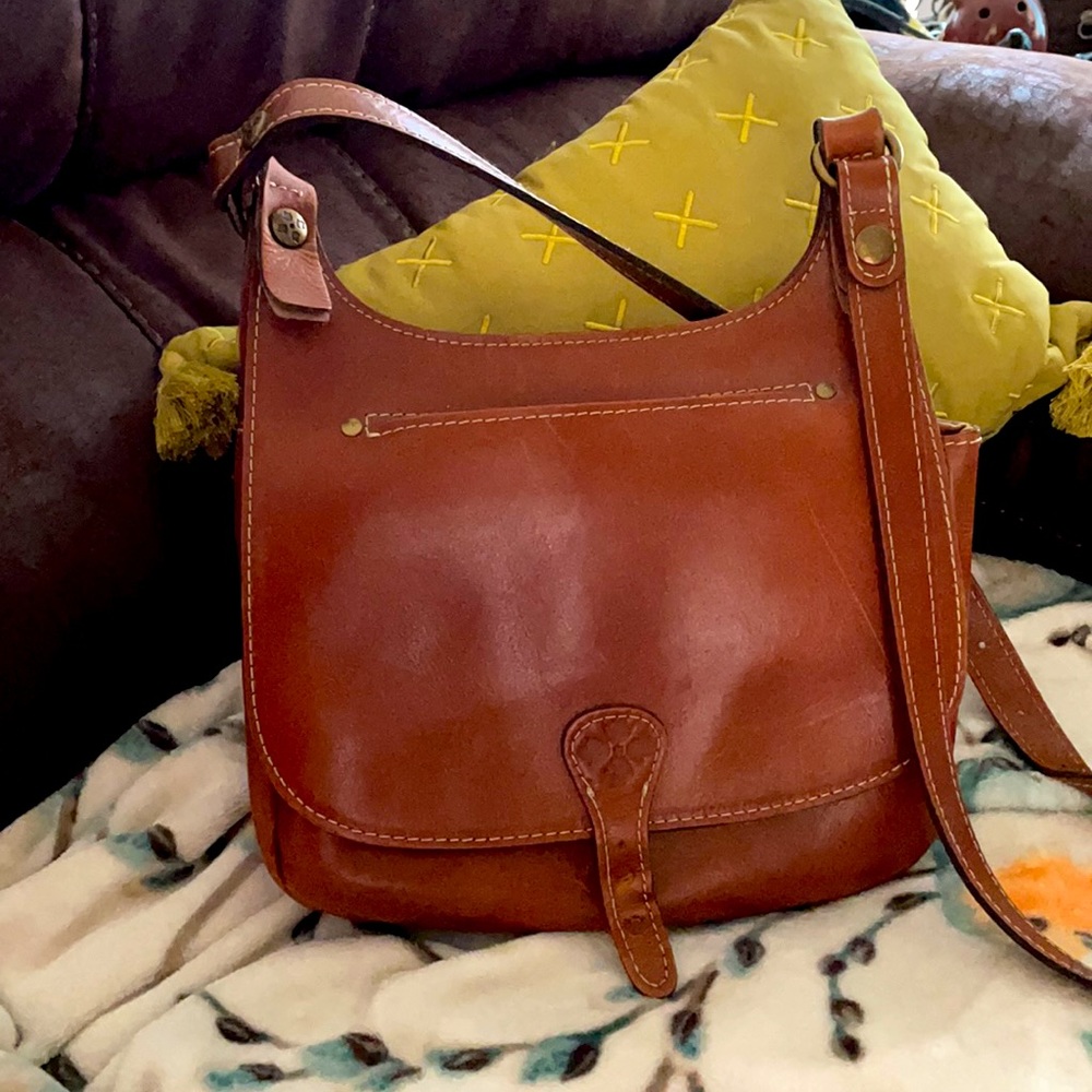 Patricia Nash London Saddle Bag*